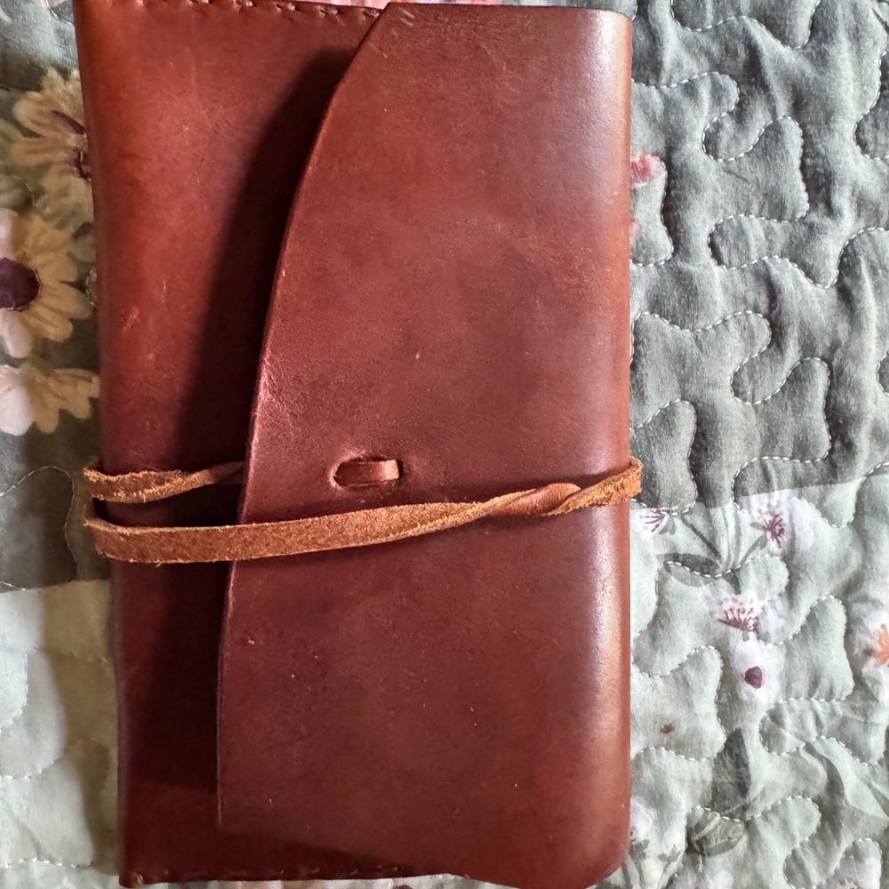 Rustic Brown Leather Wallet with Vintage Finish and Slim Design: Tree Fairfax
